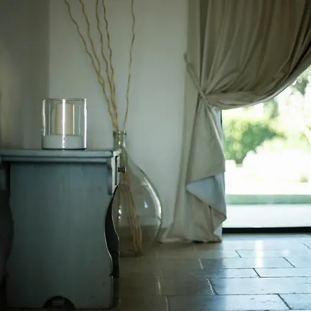 Trulli Di Mezza * チステルニーノ