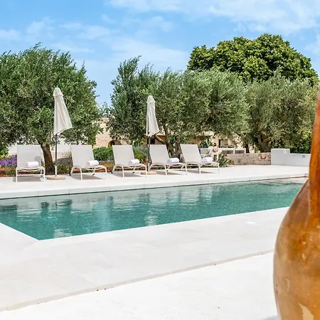 Trulli Di Mezza * Cisternino