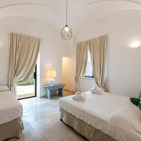 Trulli Di Mezza Cisternino