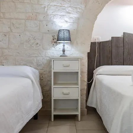 Trulli Di Mezza Cisternino