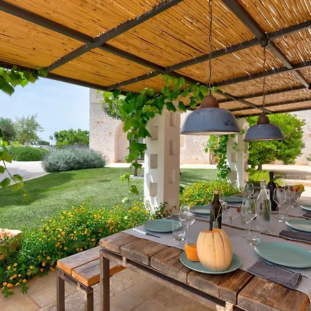 Trulli Di Mezza * Cisternino